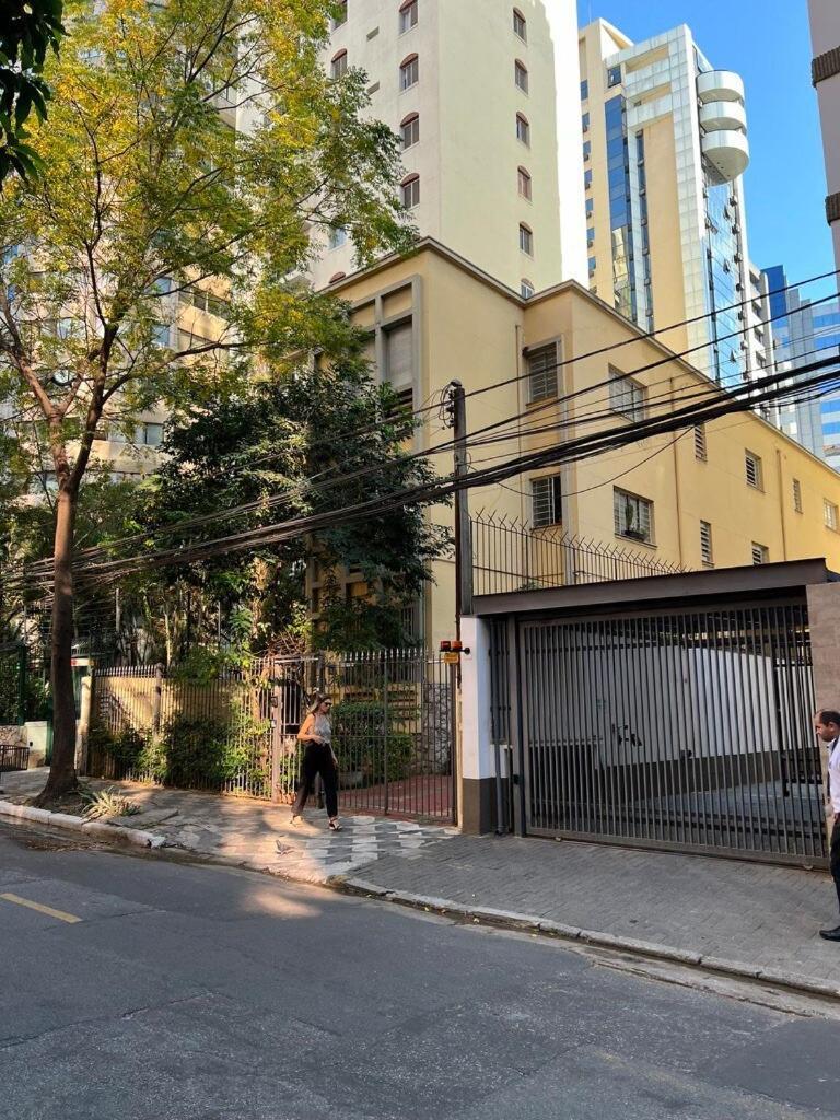 Apt-best Location Of Itaim *